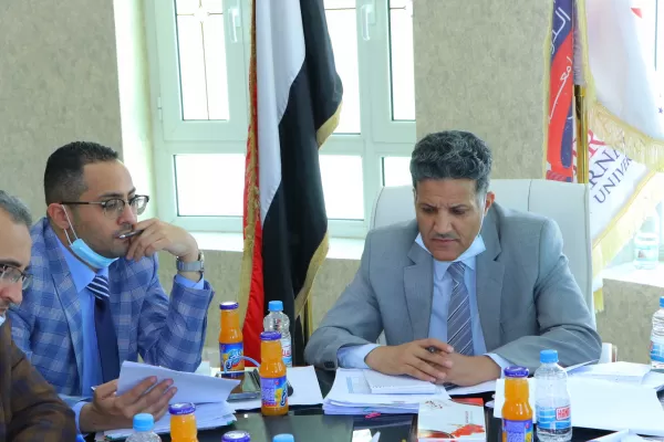 The University Council holds its periodic meeting headed by the President of the University