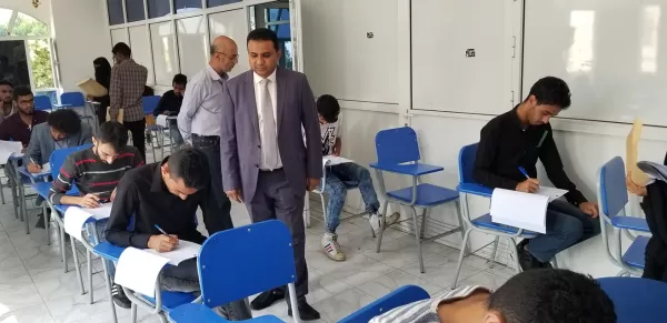 The Dean of the College of Engineering and Information Technology inspects the progress of the exam process in the college