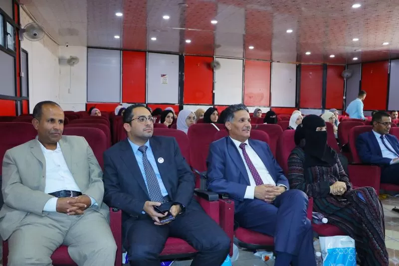 The University's College of Medicine and Health Sciences organizes a scientific day to discuss graduation research for medical students