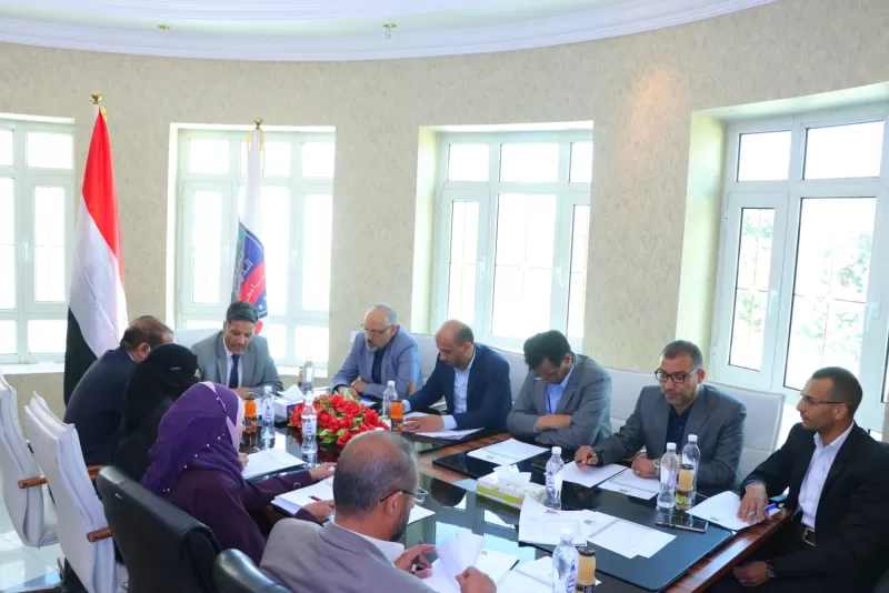 The University Council holds its periodic meeting headed by the President of the University