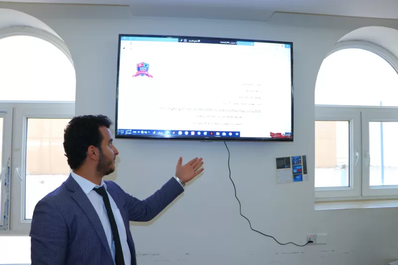 Discussing scientific projects for students of the Civil Engineering Department at the College of Engineering and Information Technology at the university