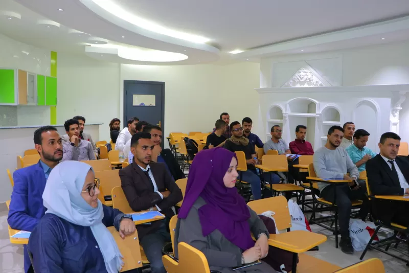 Continuing discussion of graduation projects for students of the Faculty of Engineering and Information Technology at the university