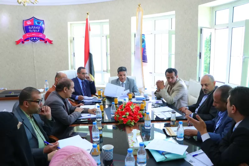 The University Council holds its periodic meeting headed by the President of the University