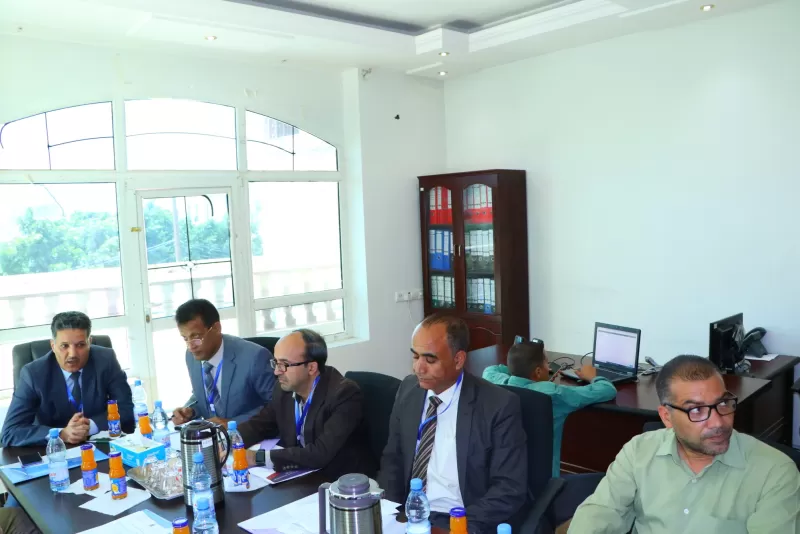 The university organizes a workshop to discuss and review the document of the artificial intelligence program with the participation of experts and specialists in this field