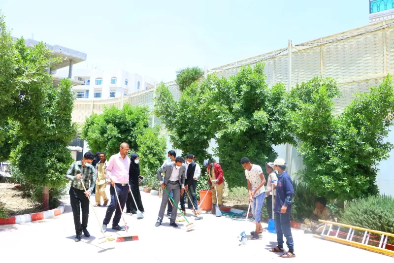 A clean-up campaign for the university campus and the neighborhood adjacent to it