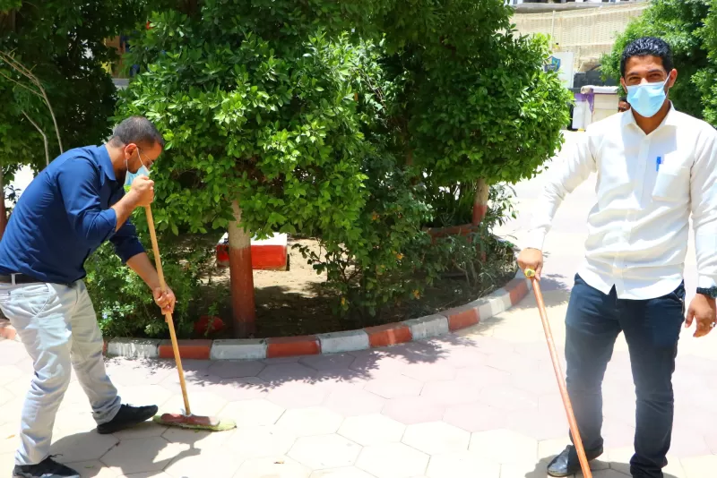 A clean-up campaign for the university campus and the neighborhood adjacent to it