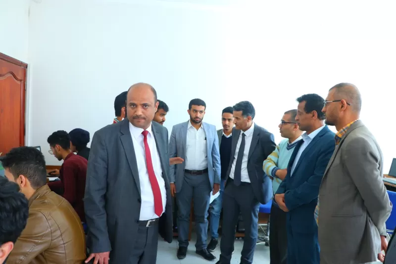 The President of the University witnesses the conclusion of the training course for students of the Accounting Department of the second level on the developed merchant system