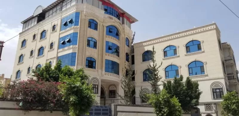 وزير التعليم العالي يفتتح مبنى كلية طب الأسنان بالجامعة الإماراتية الدولية