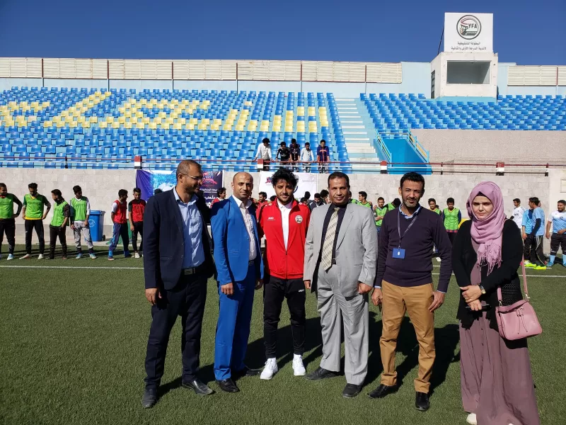 The Emirates University honors Captain Mohammed Al-Thalaya during the inauguration of the University