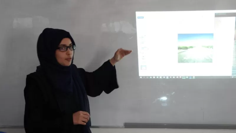 مناقشة مشروع تخرج بقسم تكنولوجيا المعلومات بكلية الهندسة بالجامعة