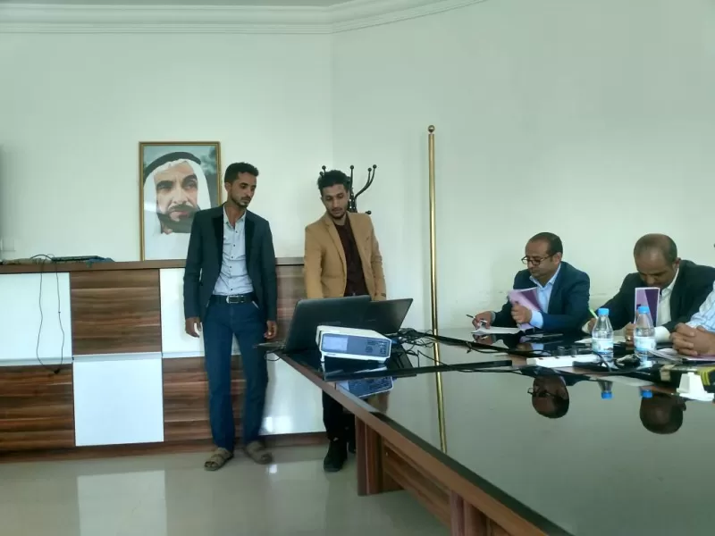 مناقشة مشاريع التخرج لطلاب قسم تكنولوجيا المعلومات بكلية الهندسة بالجامعة