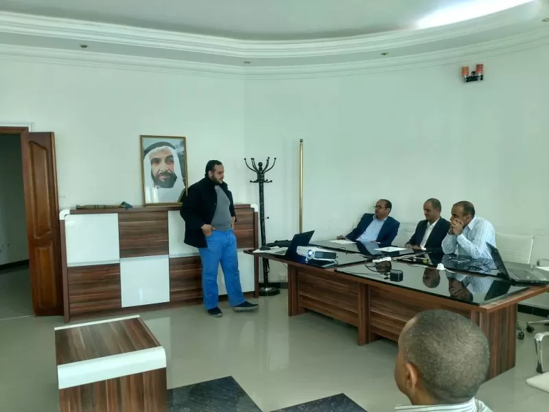 مناقشة مشاريع التخرج لطلاب قسم تكنولوجيا المعلومات بكلية الهندسة بالجامعة