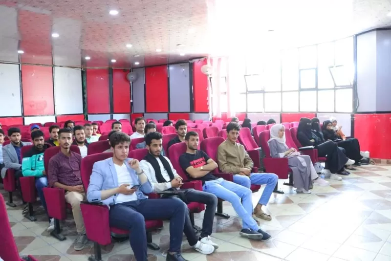 The Dean of the College of Administrative and Financial Sciences meets the students participating in the company program organized by the university in partnership with INJAZ Yemen