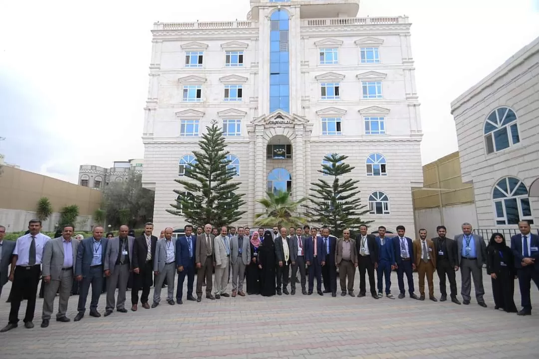 The Ministry of Higher Education honors the Emirati International University with a certificate of appreciation and distinction