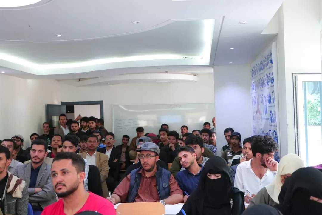 The College of Engineering organizes a scientific symposium for students of chemical engineering at the university and a number of students of public and private universities