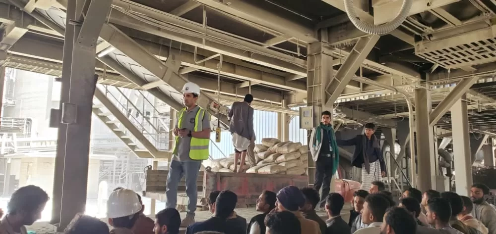 A scientific visit for the students of the Civil Engineering Department of the second level to the Amran Cement Factory