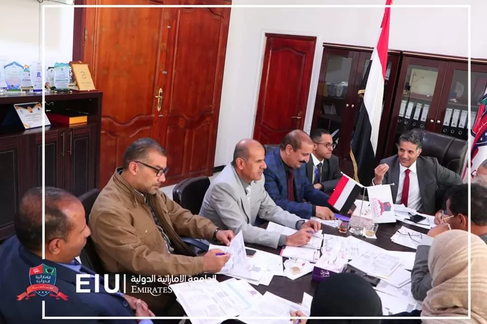 The University Council holds its periodic meeting headed by the President of the University