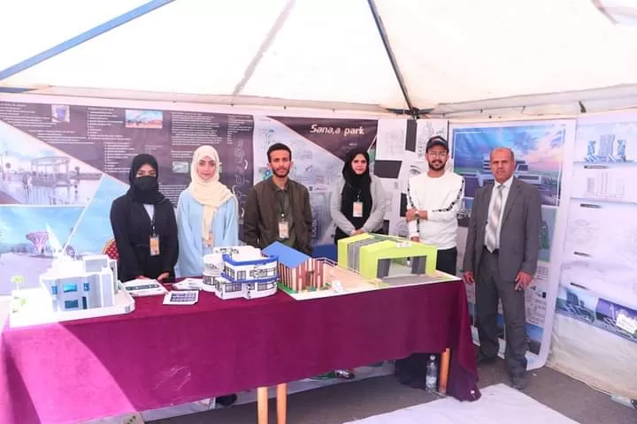 The President of the University organizes a visit to the Building and Construction Exhibition and reviews the university's pavilion participating in the exhibition