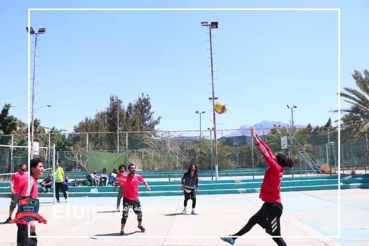 The Emirati University team beat the Iqra University team in the Al-Samoud Volleyball Championship over the National Vision Cup