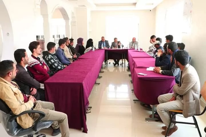 The President of the University meets the Dean of the College of Engineering