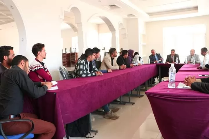 The President of the University meets the Dean of the College of Engineering