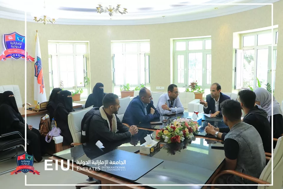 The University President meets student representatives in the Department of Clinical Pharmacy at the College of Medicine