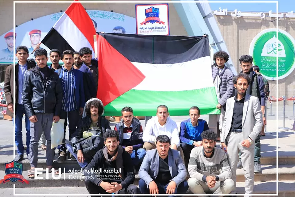 The university organizes a student visit to the shrine of the martyr President Saleh Al-Sammad and the Martyrs’ Gallery, accompanied by the university president and the Secretary-General.