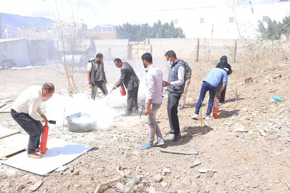 Continuation of the training program in occupational safety for dental clinic specialists and laboratory and maintenance technicians at the university