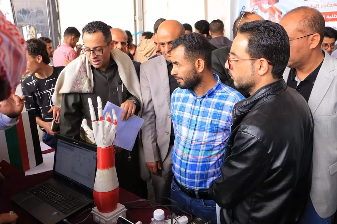 Opening of the scientific projects exhibition for third-level mechatronics and medical equipment engineering students