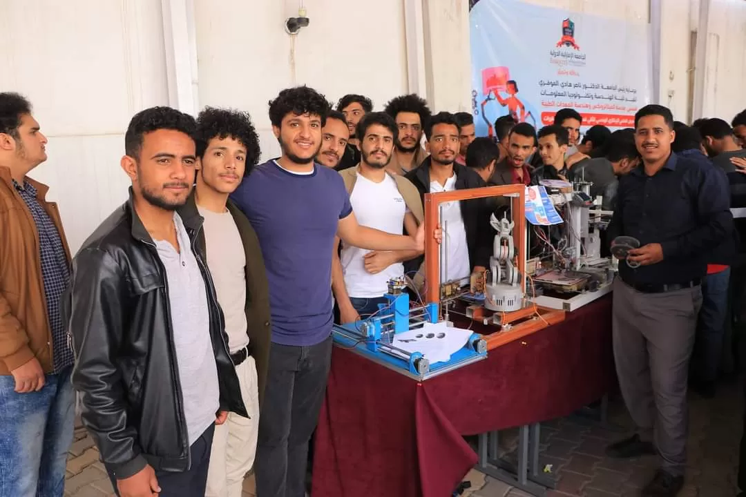 Opening of the scientific projects exhibition for third-level mechatronics and medical equipment engineering students