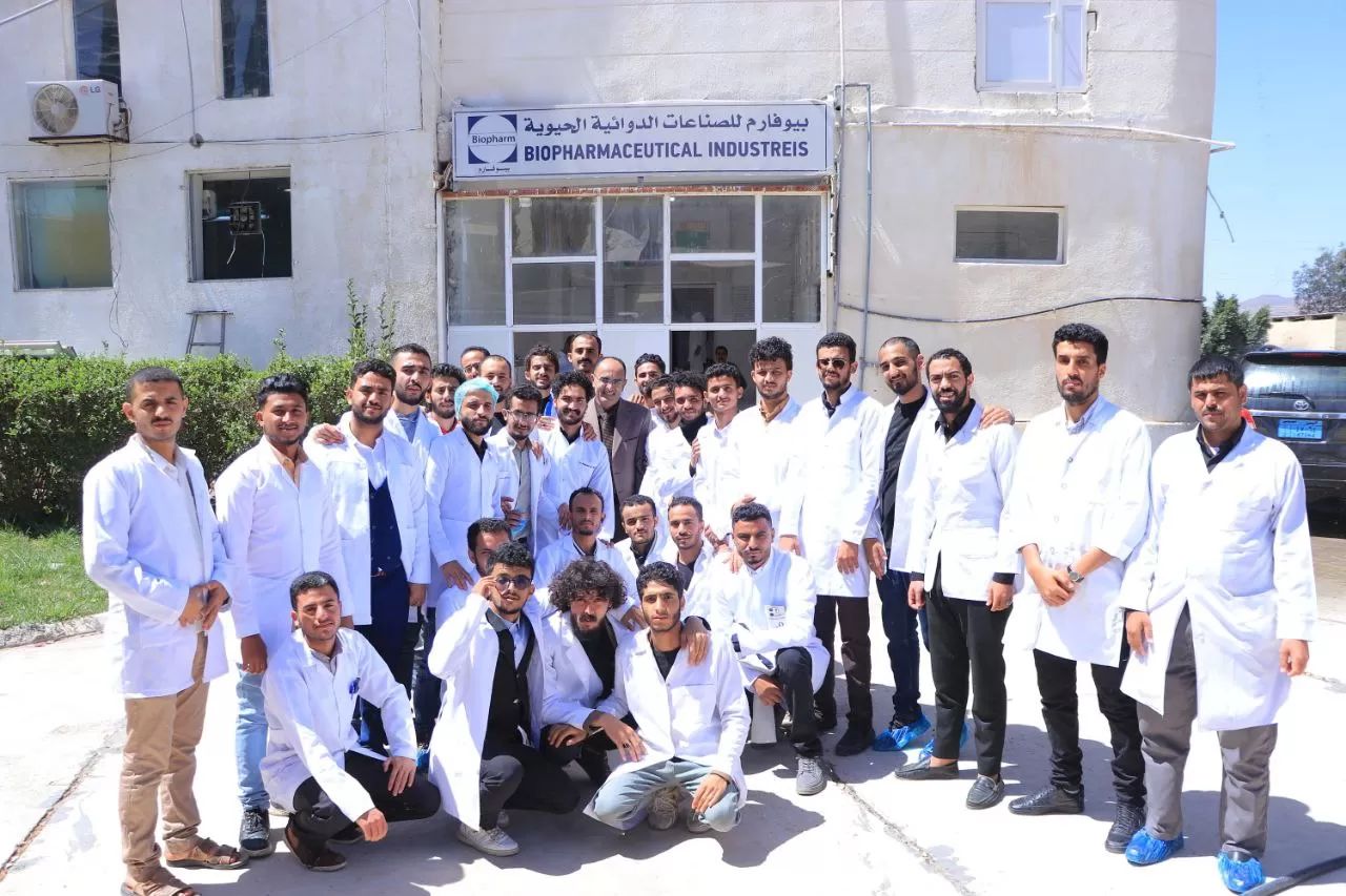 A scientific visit for students of the Department of Clinical Pharmacy, fourth level, to the BioPharm pharmaceutical factory within the pharmaceutical manufacturing course