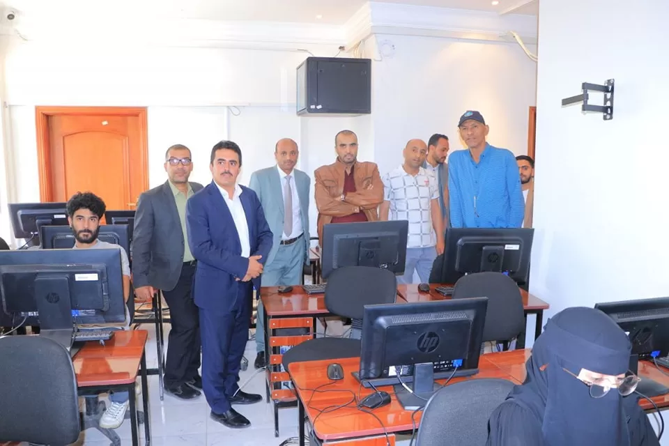 A delegation from the Charitable Society of Hayel Saeed Group of Companies visits the university to enhance ways of joint cooperation between the two sides