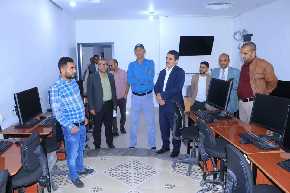 A delegation from the Charitable Society of Hayel Saeed Group of Companies visits the university to enhance ways of joint cooperation between the two sides