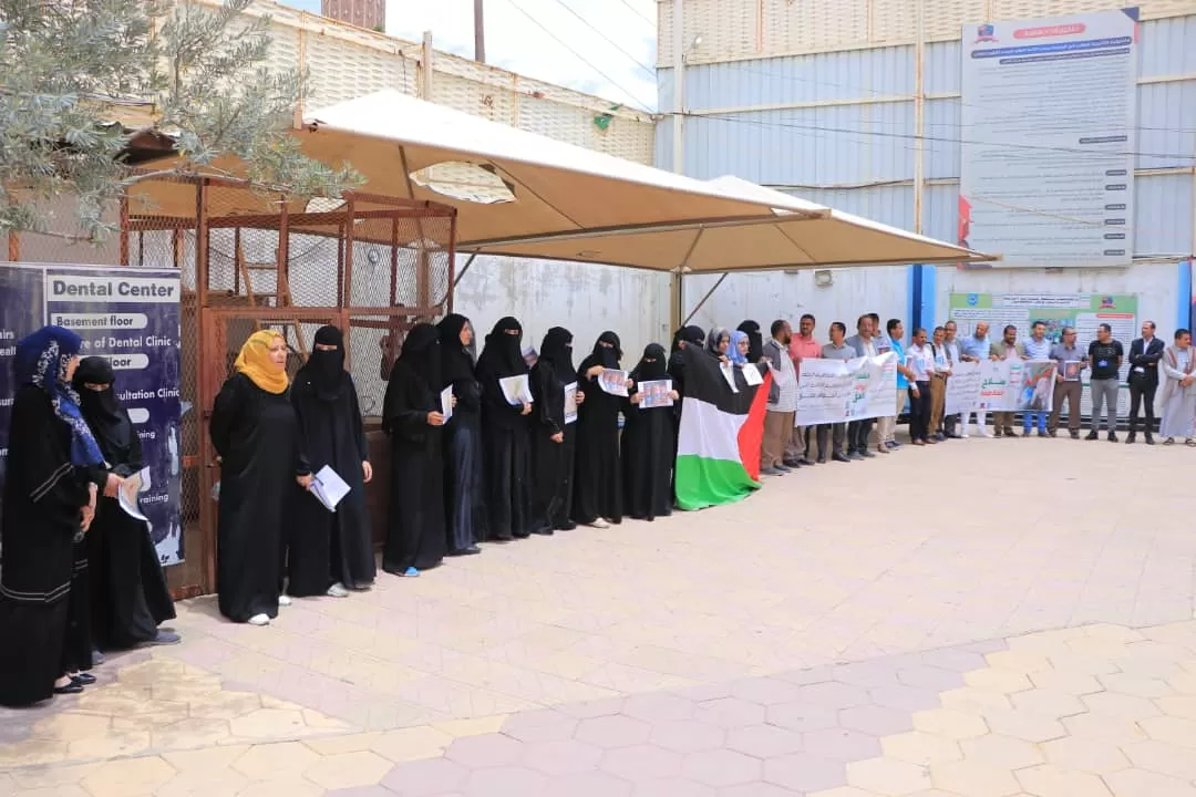 The UAE University and the University Student Forum organize a stand in solidarity with the Palestinian people