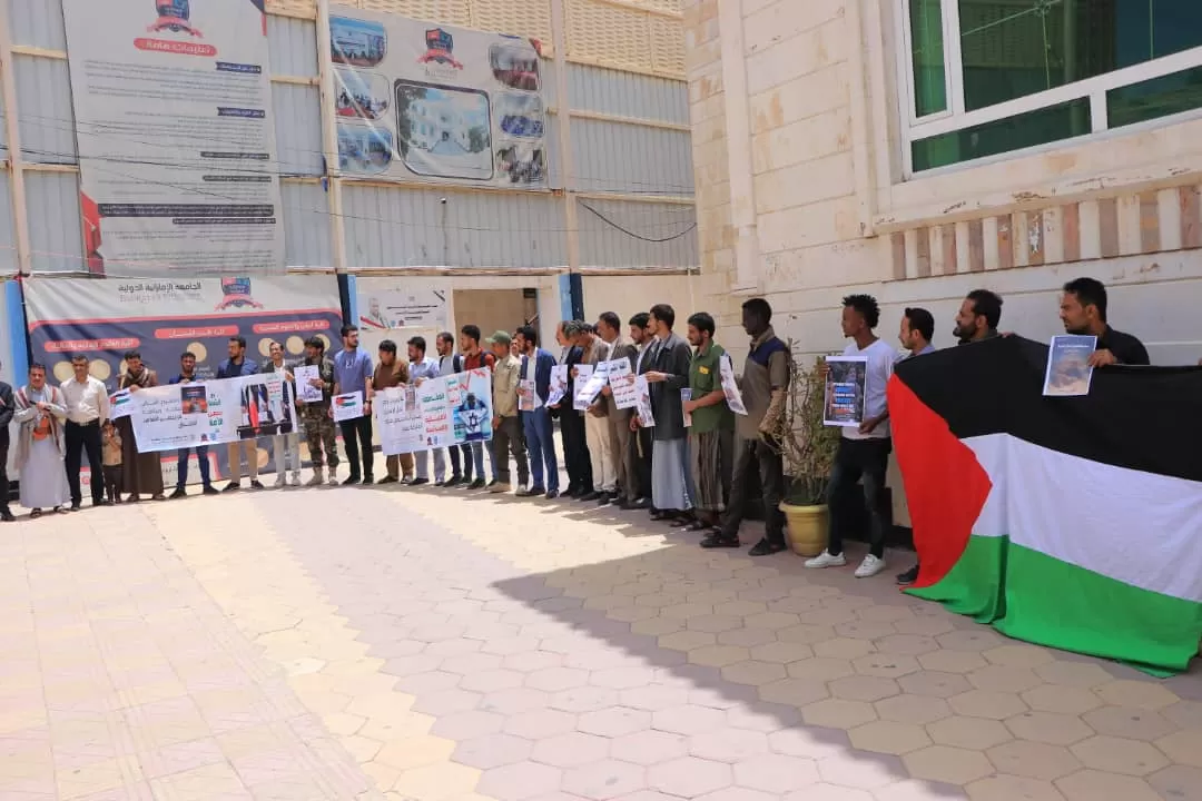 The UAE University and the University Student Forum organize a stand in solidarity with the Palestinian people