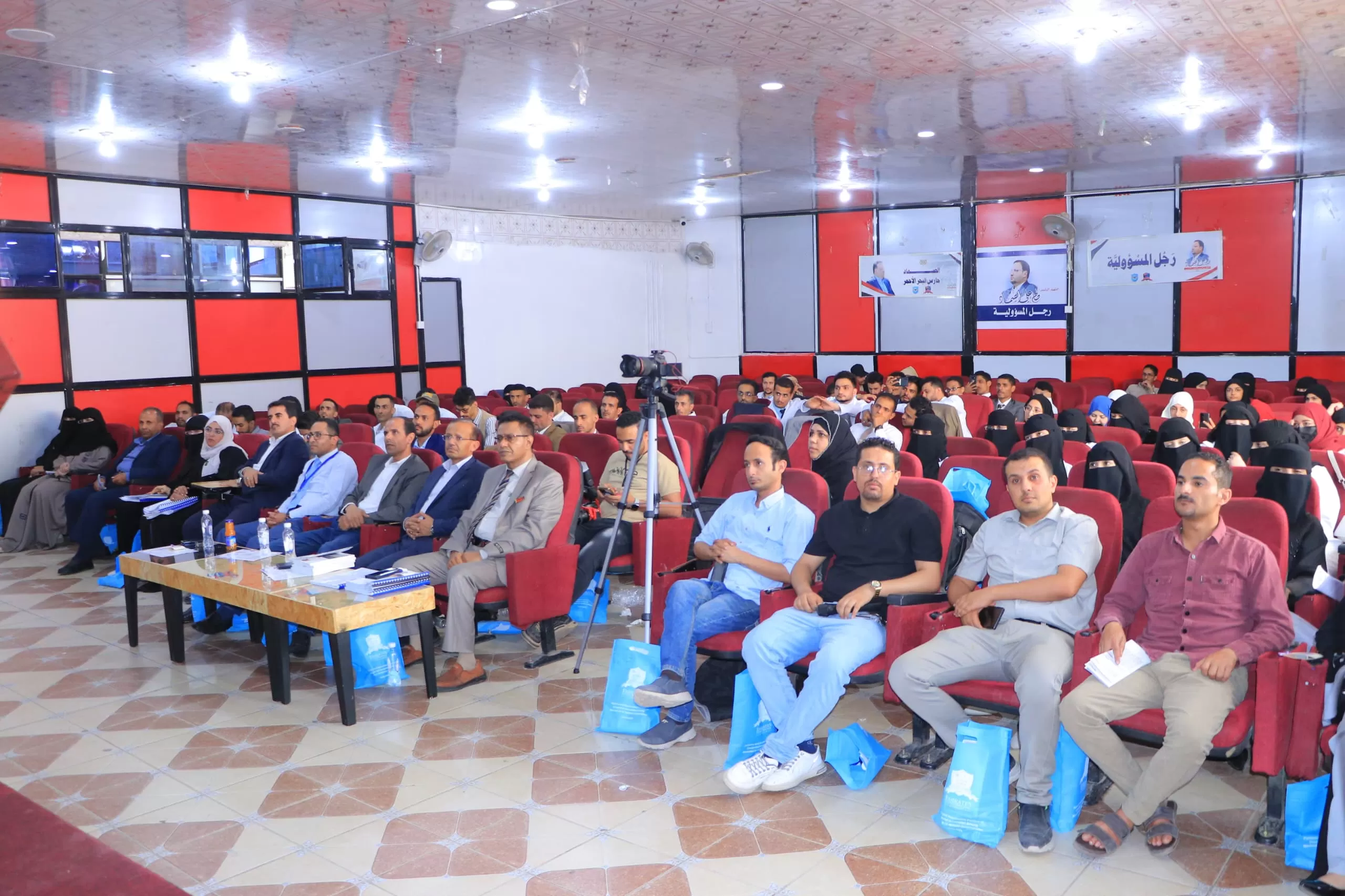 The University's College of Medicine and Health Sciences organizes a scientific day to discuss graduation research for the fourth batch of human medicine students