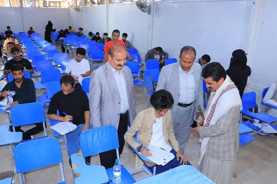 The Secretary General of the University and the deans of the colleges inspect the progress of the supplementary round examinations for the various colleges of the university