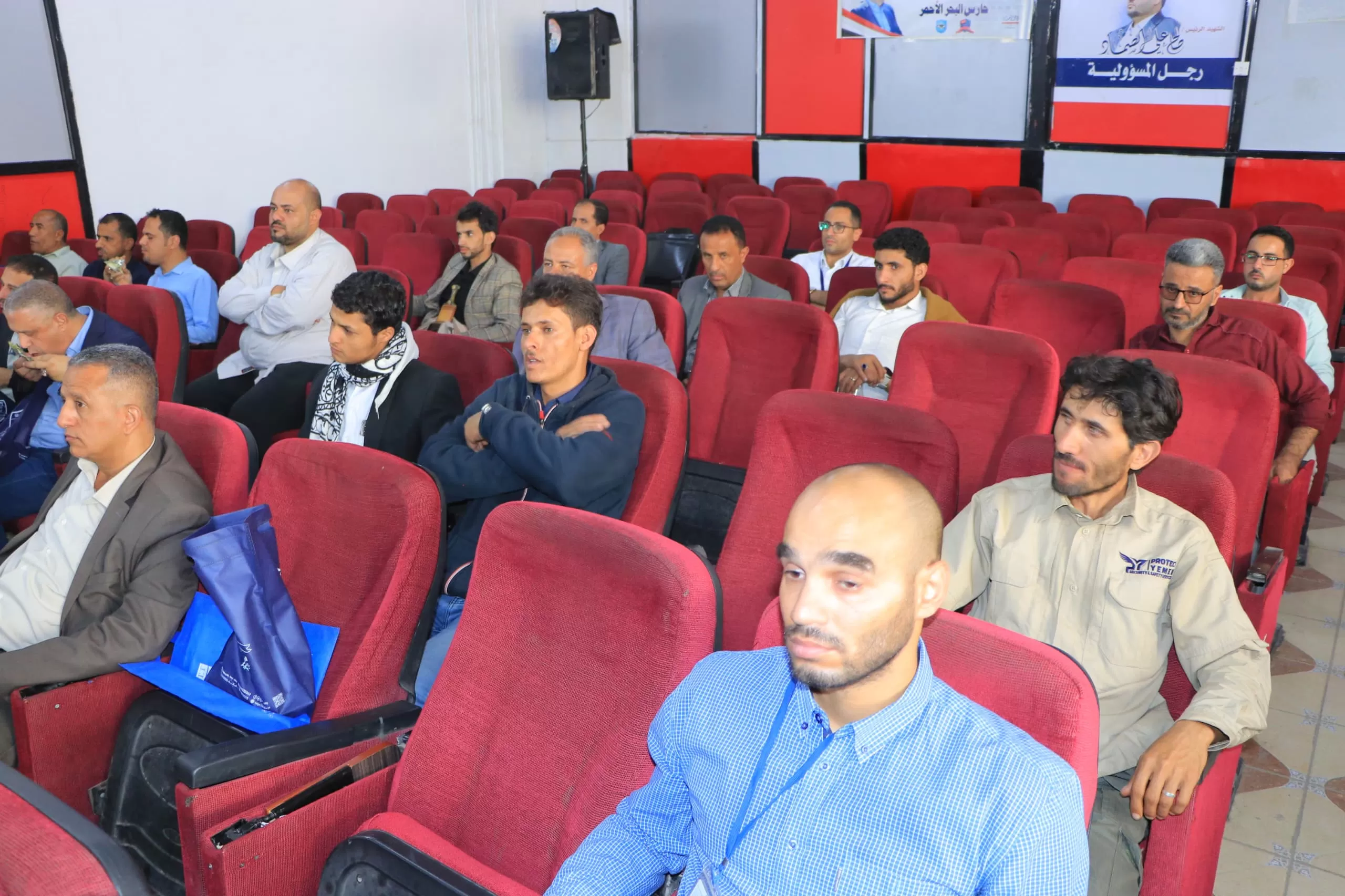 Honoring the first group of graduates of the general mobilization courses from the staff of the Emirates University and Tontec University and launching the second group