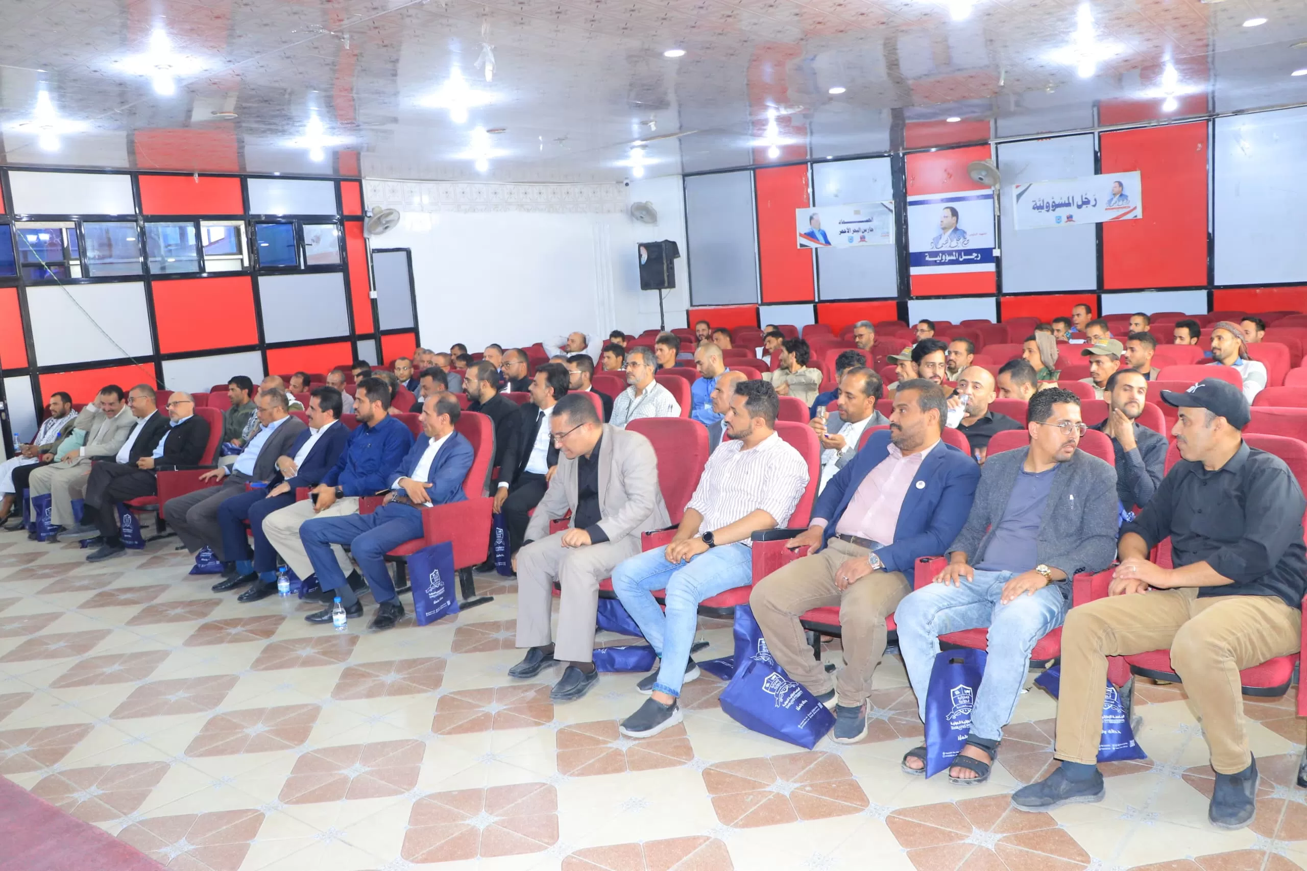 Honoring the first group of graduates of the general mobilization courses from the staff of the Emirates University and Tontec University and launching the second group