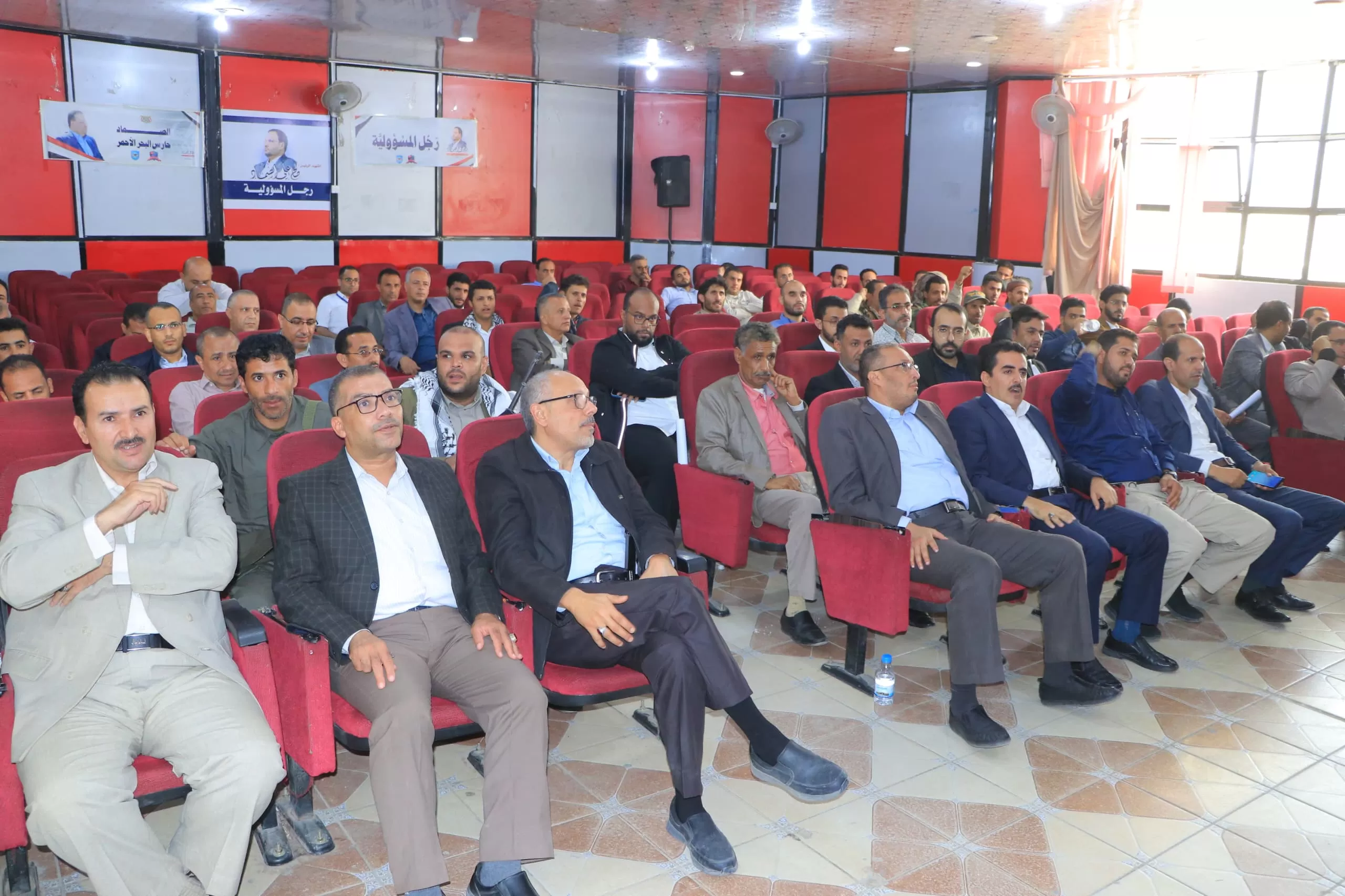 Honoring the first group of graduates of the general mobilization courses from the staff of the Emirates University and Tontec University and launching the second group