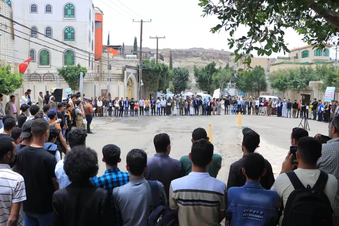 Emirates International University organizes a solidarity stand with Palestine and condemns the assassination of the head of the Hamas political bureau