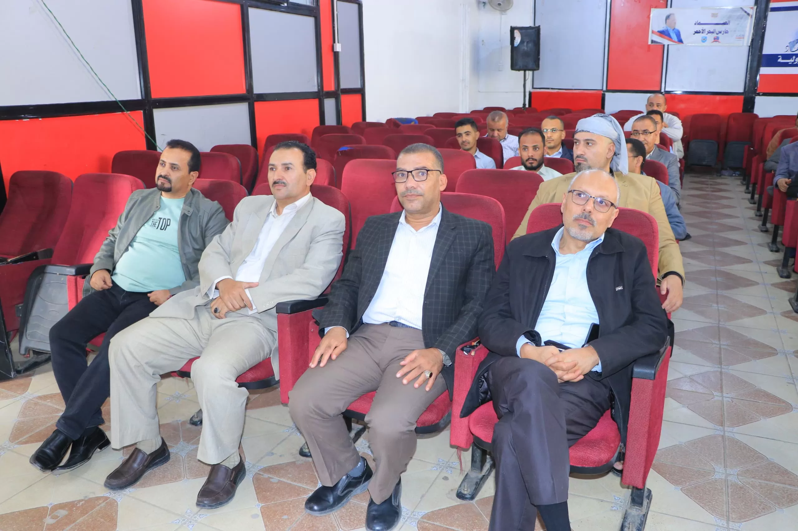 Honoring the first group of graduates of the general mobilization courses from the staff of the Emirates University and Tontec University and launching the second group