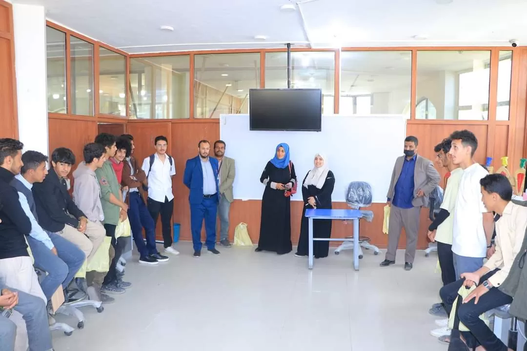 The university receives a scientific visit from high school students from Al-Tamayoz Private Schools