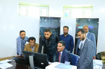 The university president gets acquainted with the progress of the correction process and hears from the committee members the electronic correction mechanism