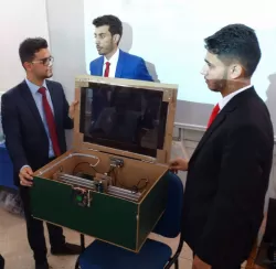 Graduation project entitled: "Design and implementation of a machine for writing with a pen and laser sculpting with several inputs." Faculty of Engineering and Information Technology, Department of Mechatronics Engineering.